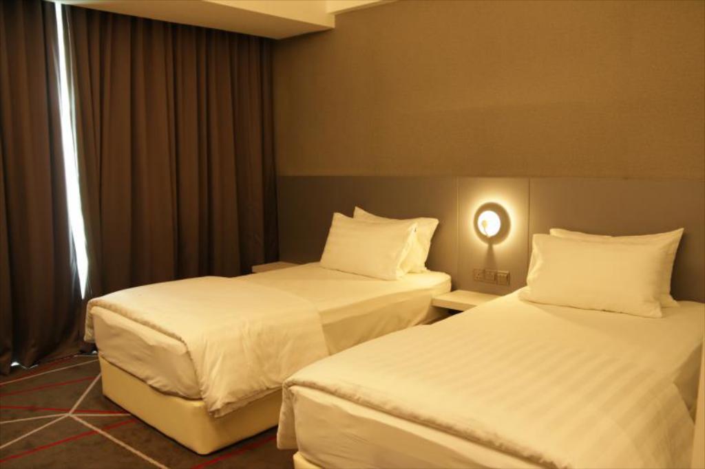 Amerin Hotel Johor Bahru Buitenkant foto