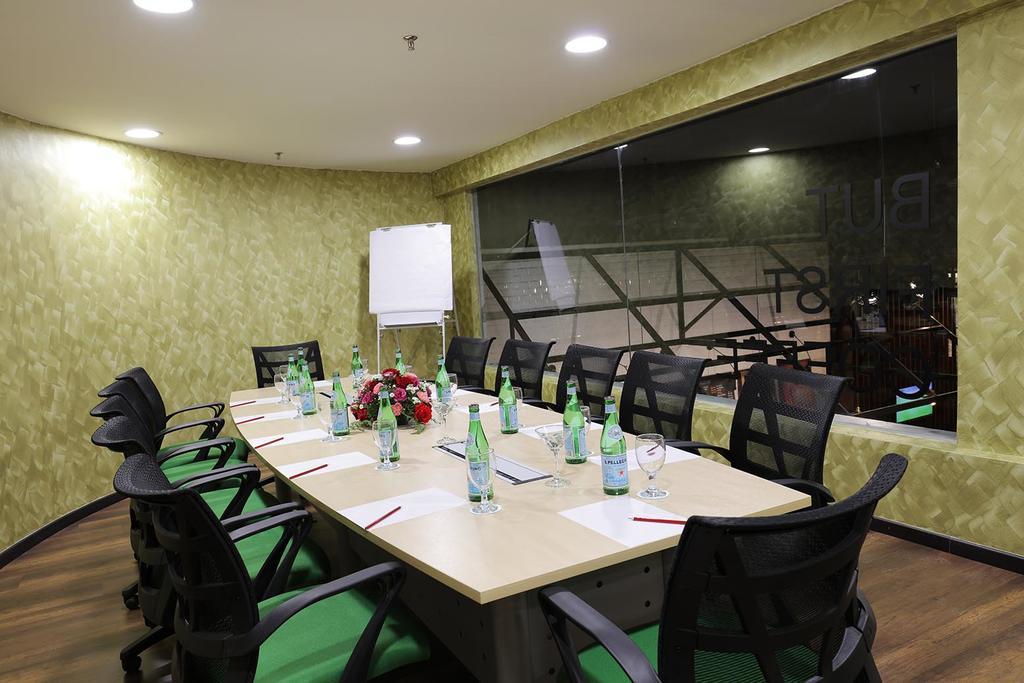 Amerin Hotel Johor Bahru Buitenkant foto