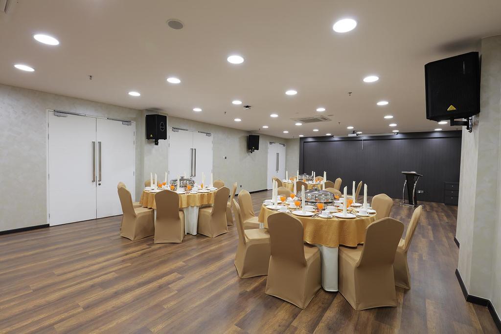 Amerin Hotel Johor Bahru Buitenkant foto
