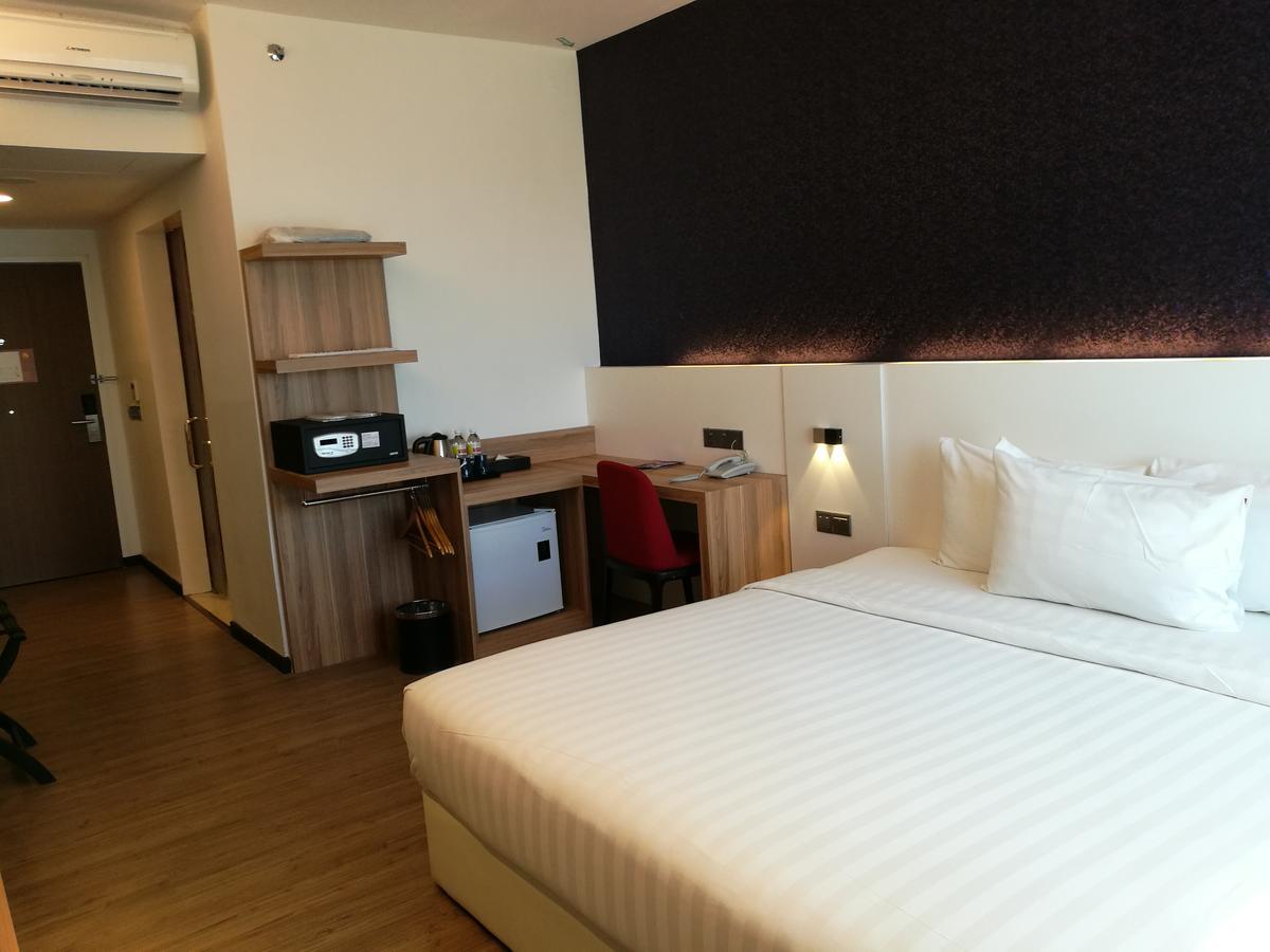 Amerin Hotel Johor Bahru Buitenkant foto