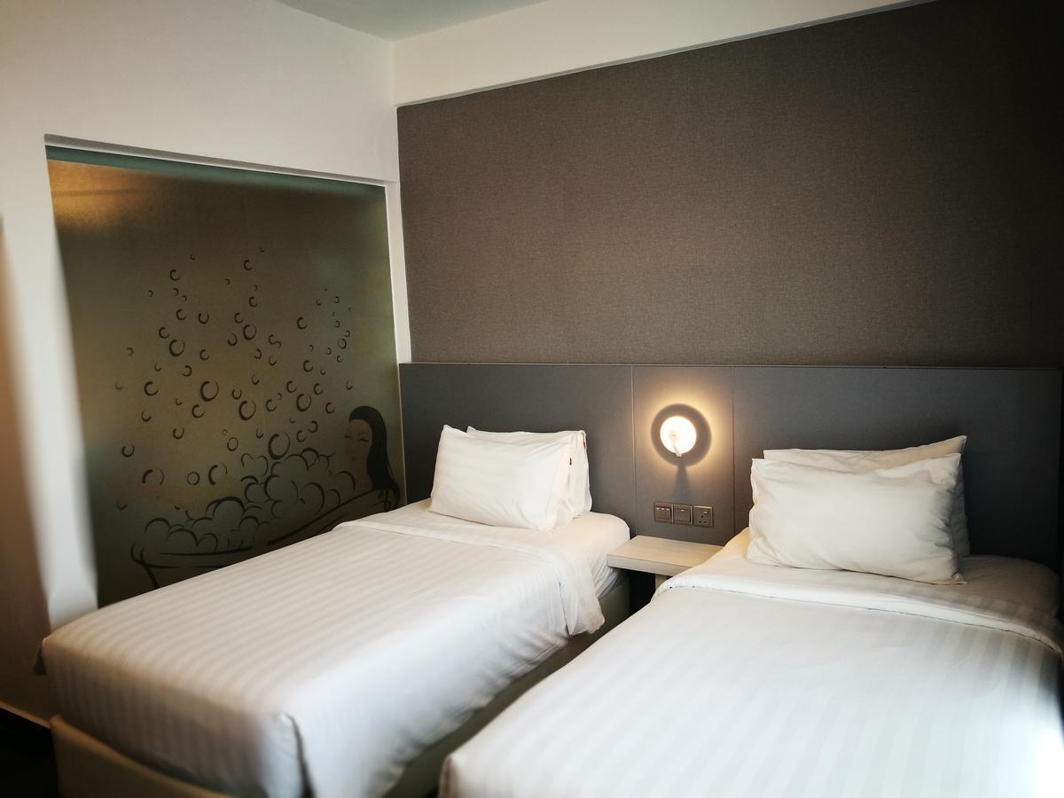 Amerin Hotel Johor Bahru Buitenkant foto