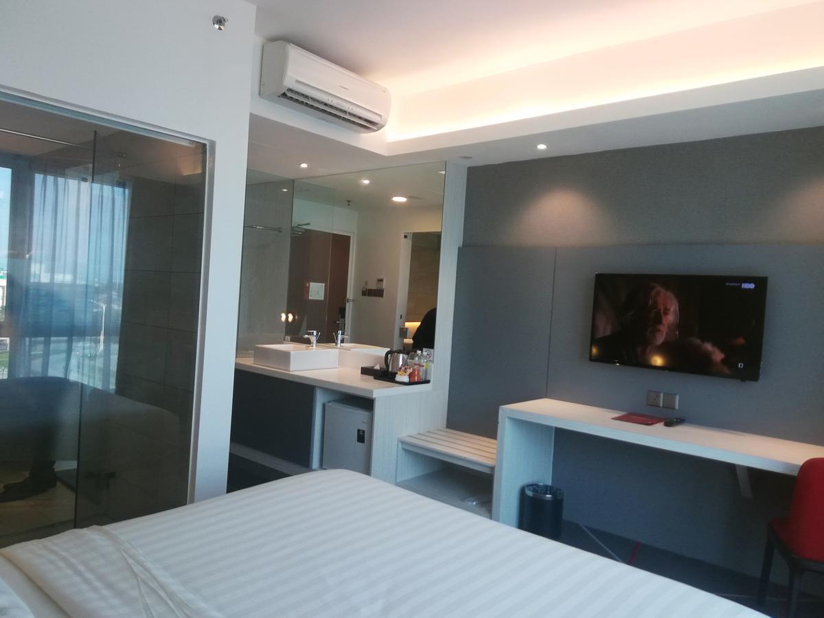Amerin Hotel Johor Bahru Buitenkant foto