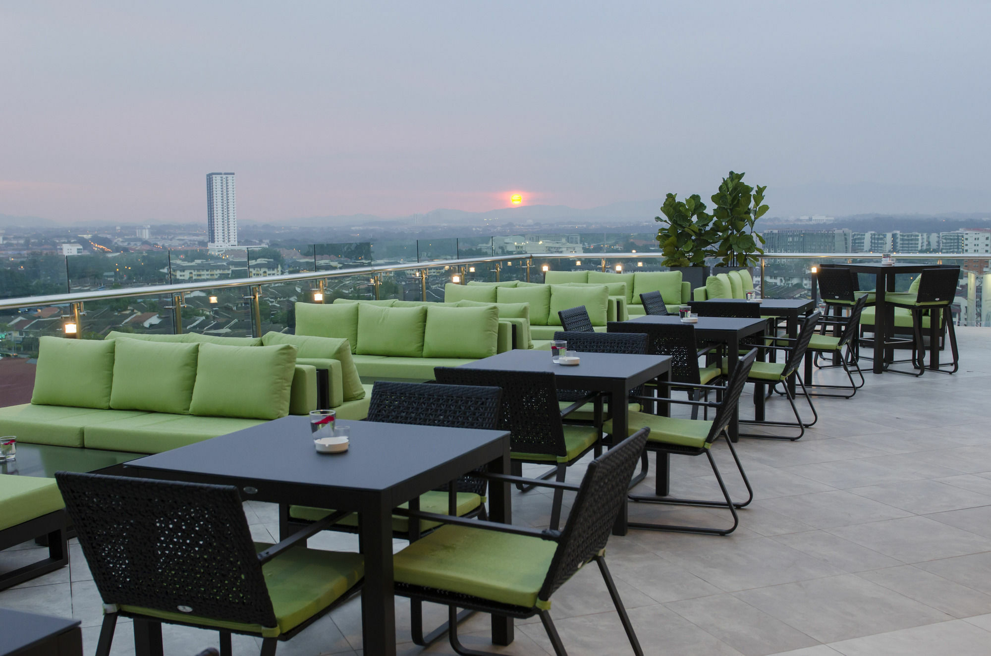 Amerin Hotel Johor Bahru Buitenkant foto